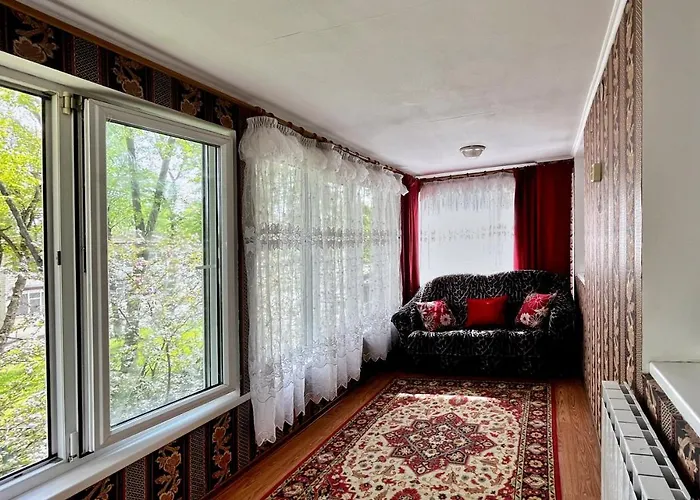 Теплая Квартира С Верандой На Белецкого Возле Исида, Шалимова, Warm Apartment With A Veranda In Kyiv, Beletsky