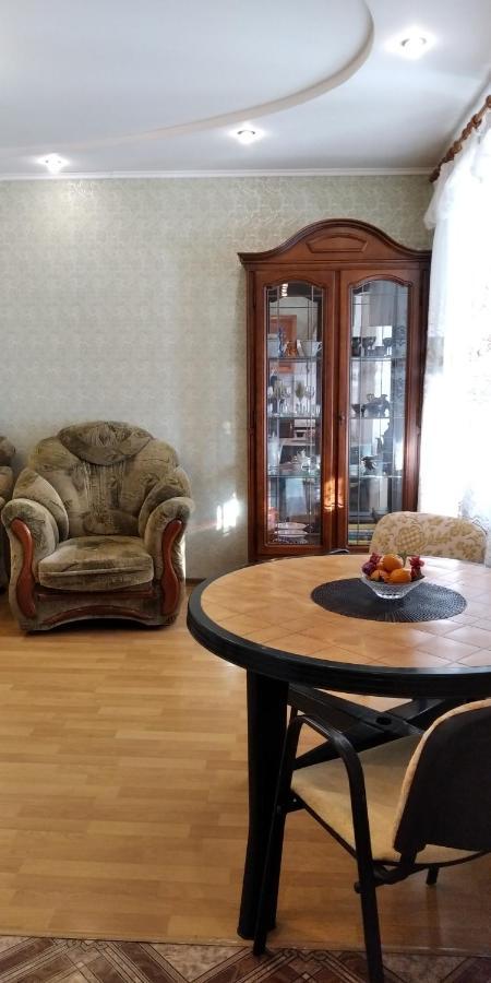 Apartment теплая квартира: Cozy Veranda Retreat In *