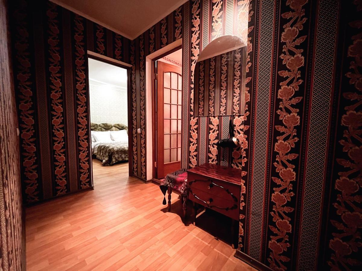 теплая с верандой на белецкого возле исида, шалимова, Warm With A Veranda In Kyiv, Beletsky 公寓 *